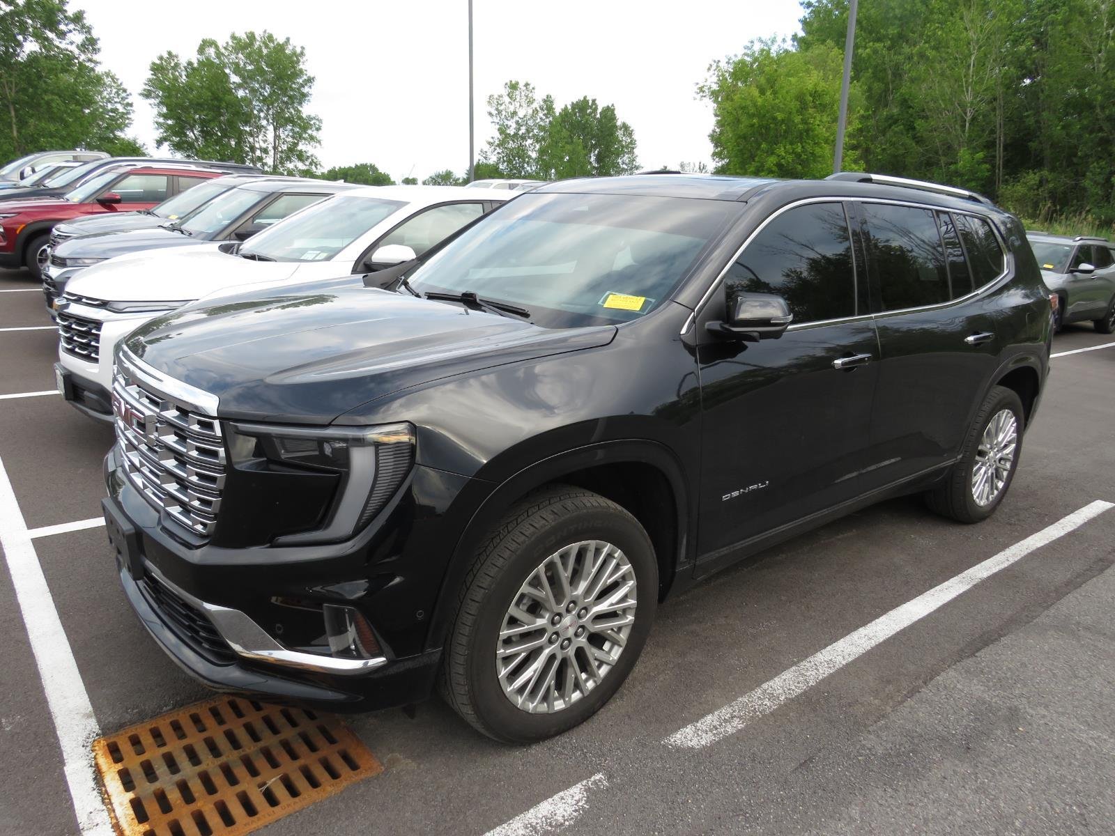 Used 2024 EBONY TWILIGHT METALLIC GMC  image 9