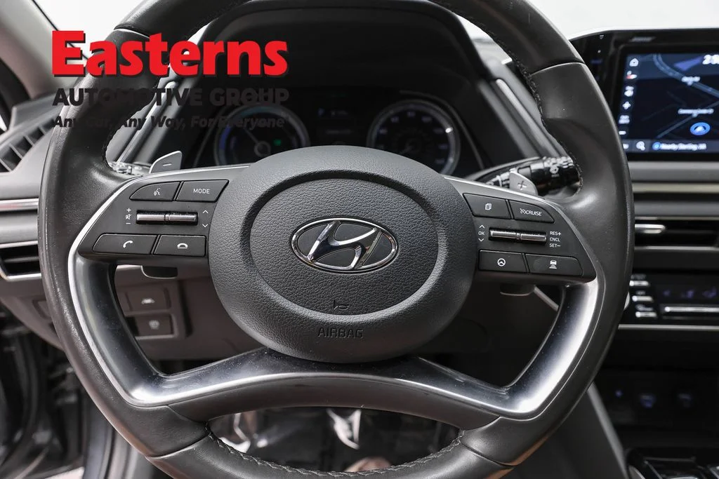 Used 2023 Gray Hyundai SEL image 10
