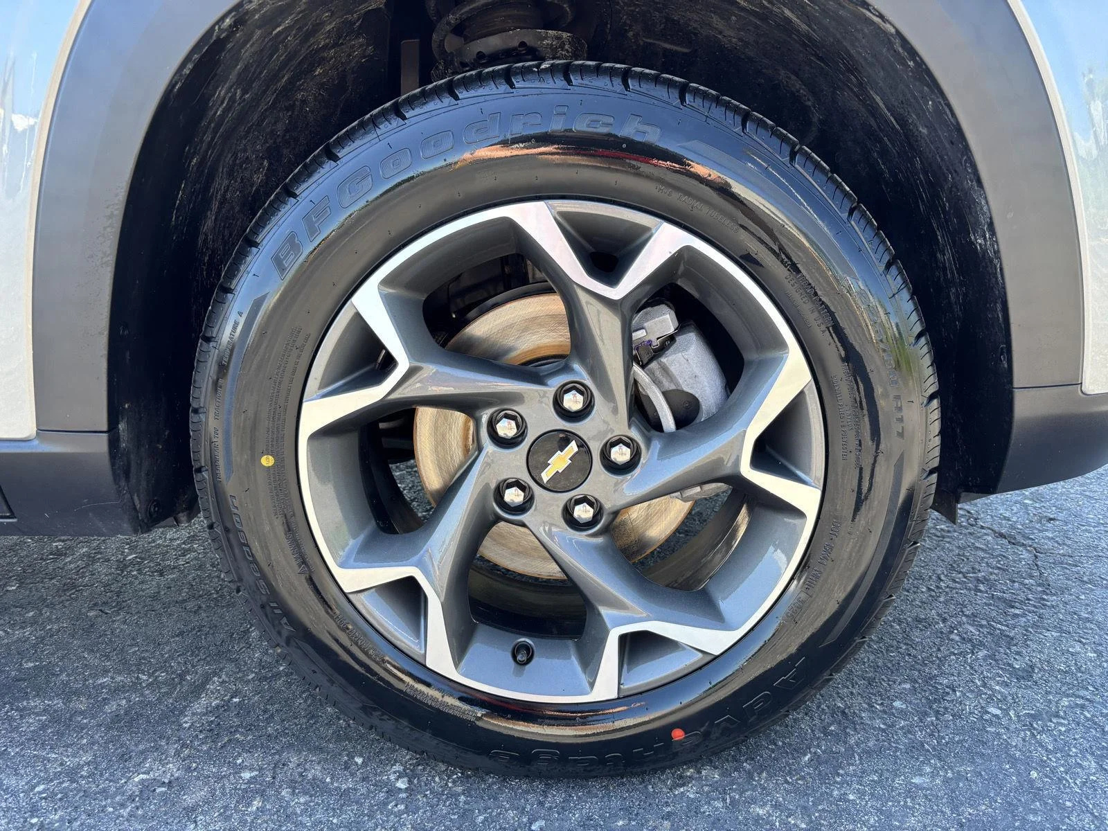 Used 2024 Sterling Gray Metallic Chevrolet LT image 9