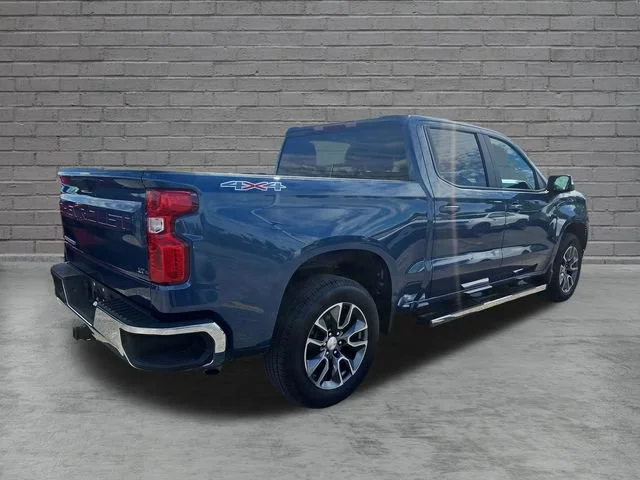 Used 2024 Lakeshore Blue Metallic Chevrolet LT (2FL) image 6