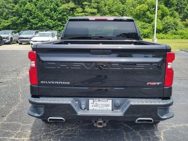 Used 2020  Chevrolet RST image 3