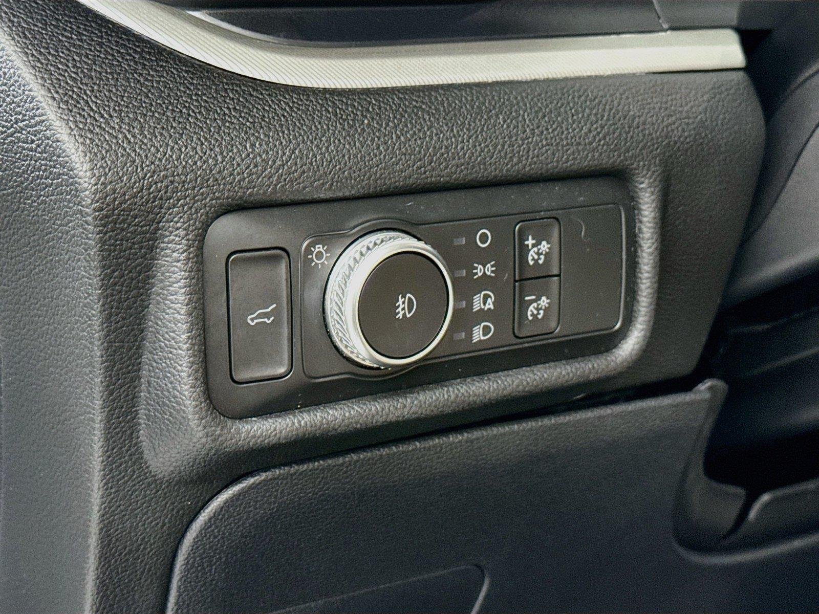 Used 2020 Star White Metallic Tri-Coat Ford XLT image 15