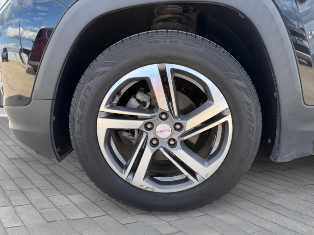 Used 2020 Black GMC SLT image 9