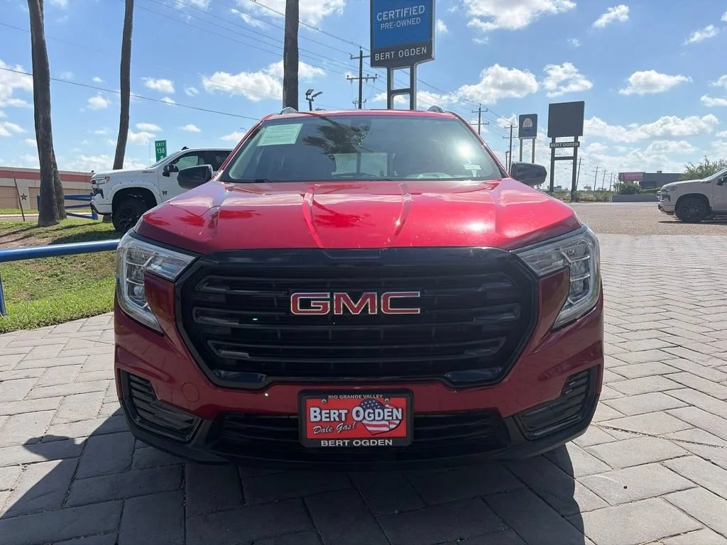 Used 2024 Volcanic Red Tintcoat GMC SLE image 2