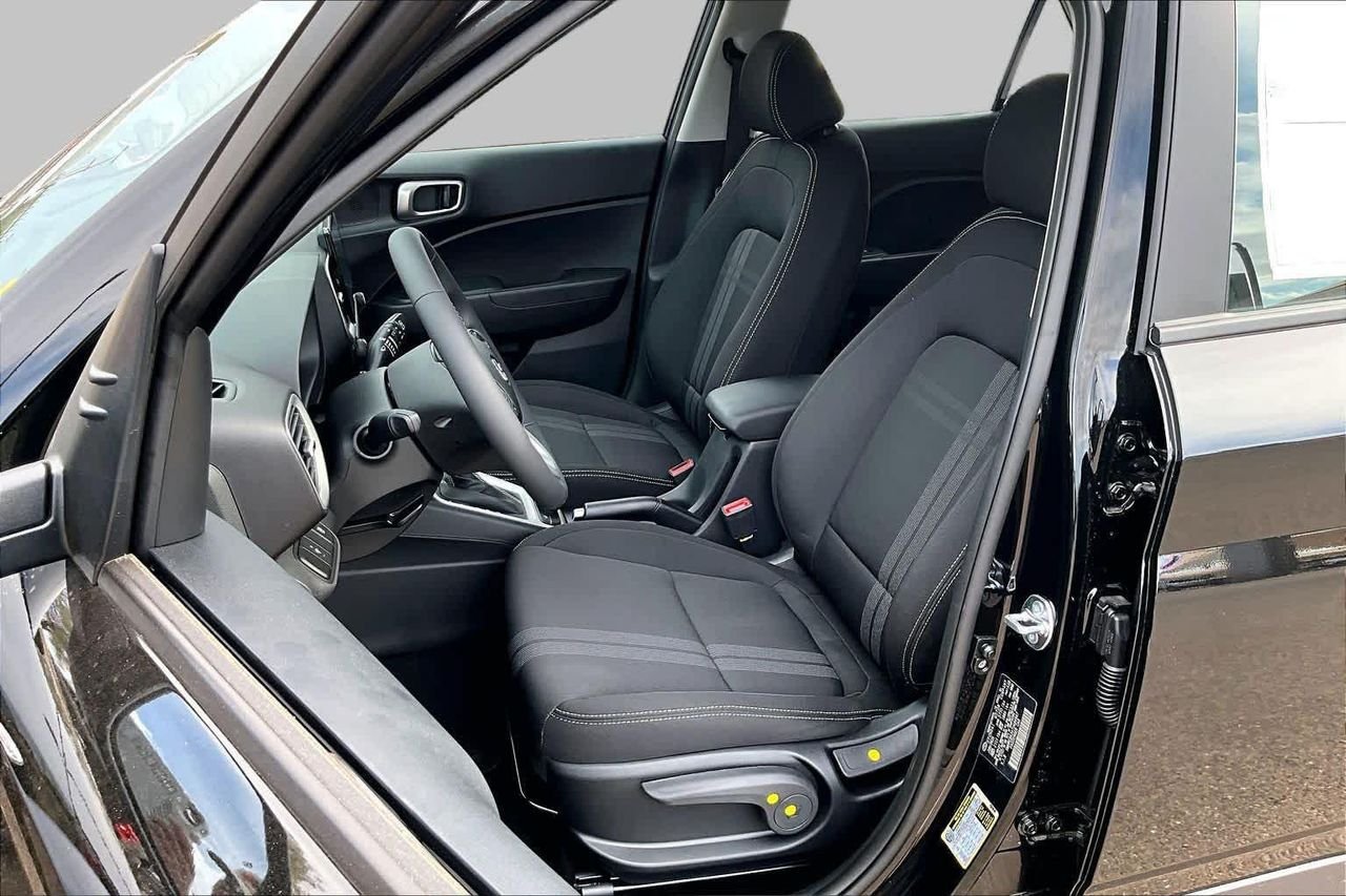 New 2026 Onyx Black Hyundai SEL image 9