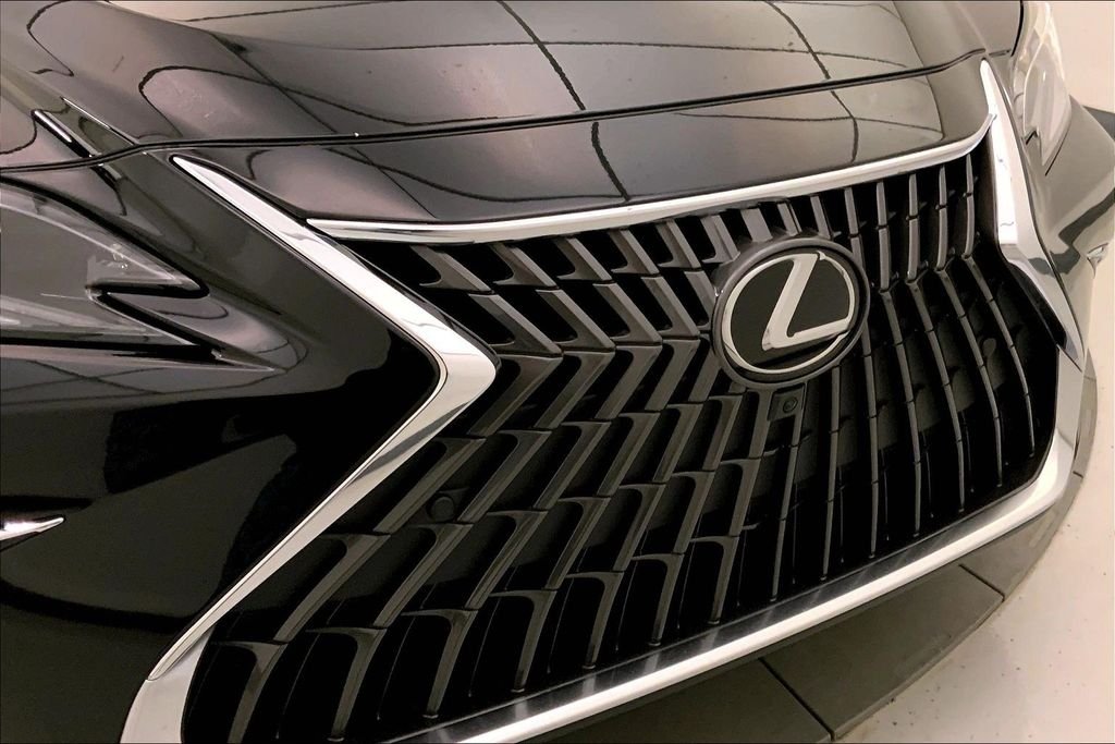 Used 2025 Obsidian Lexus 350 Ultra Luxury image 29