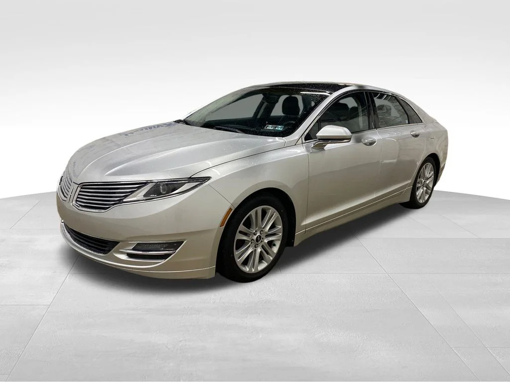 Used 2014 Silver Lincoln Base image 3