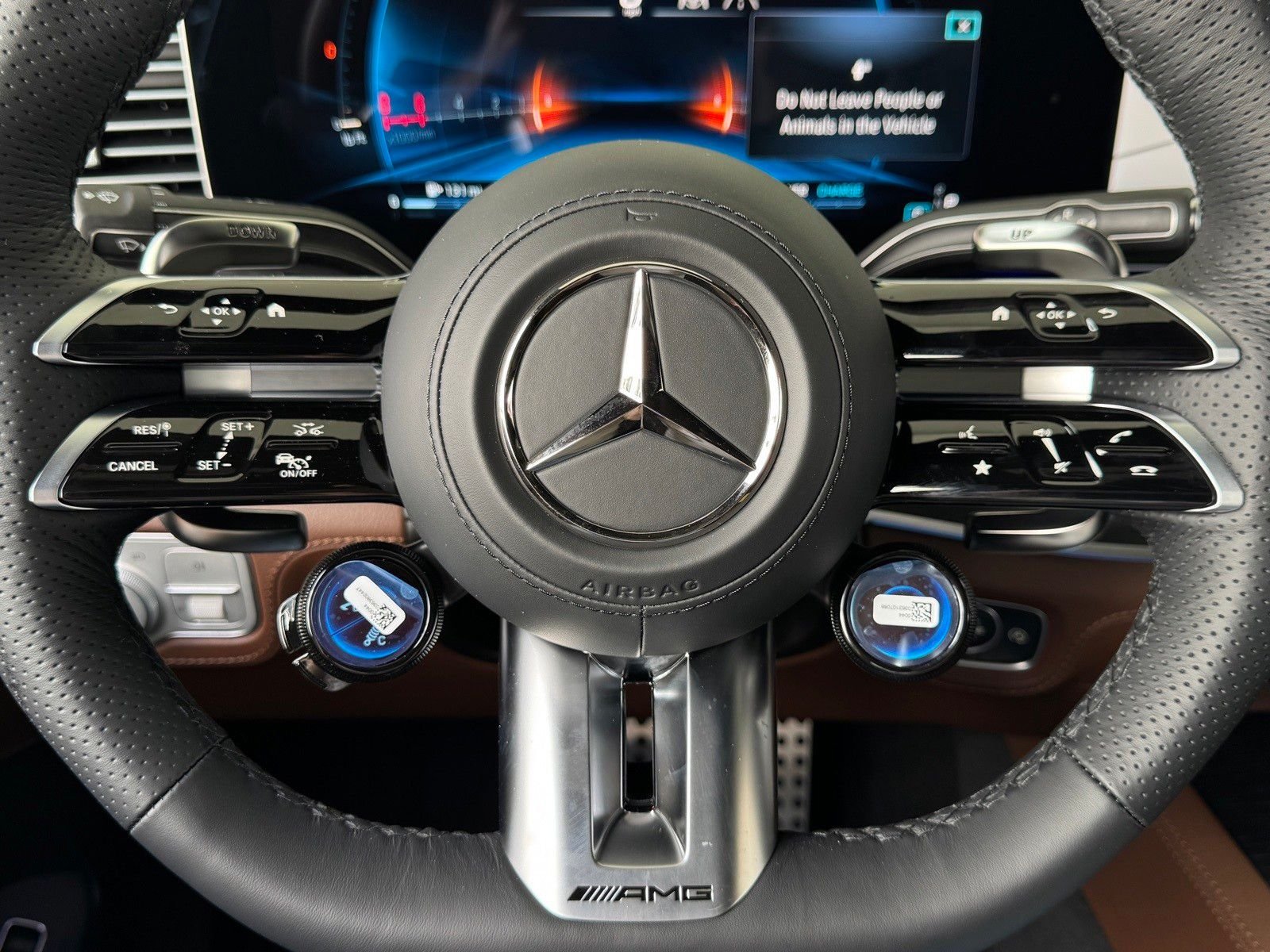 New 2026 MANUFAKTUR Moonlight White Metallic Mercedes-Benz AMG® GLE 53 4MATIC+ Coupe image 12