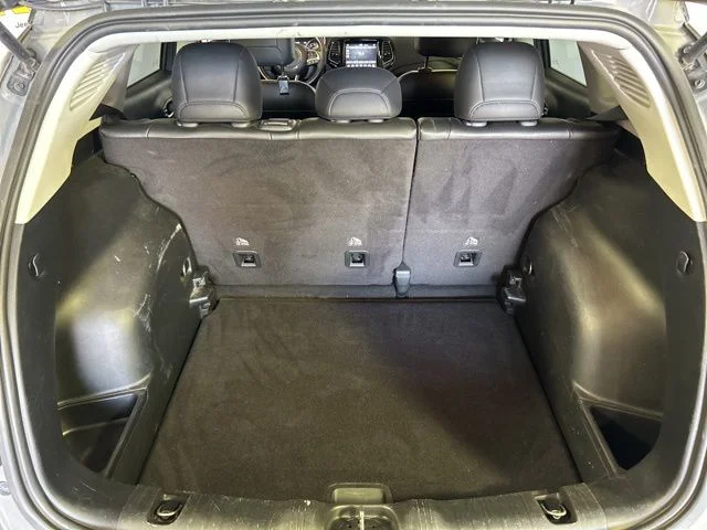 Used 2021 Sting-Gray Clearcoat Jeep Limited image 36