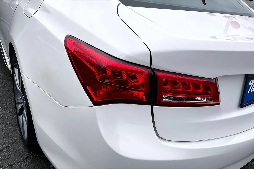 Used 2020 Platinum White Pearl Acura 3.5L Technology Pkg image 29