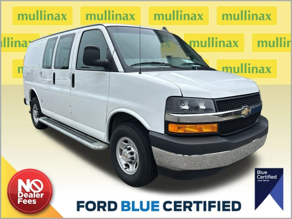 2024 Chevrolet Express 2500 Work Van HD's photo
