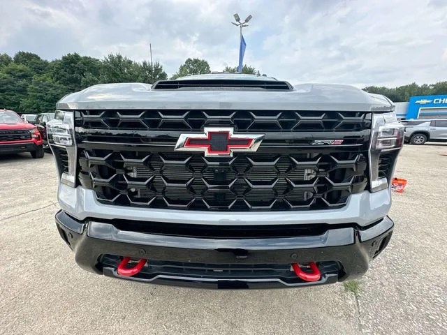 Used 2025 Gray Chevrolet ZR2 image 34