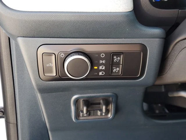 New 2026 Oxford White Ford XLT image 18