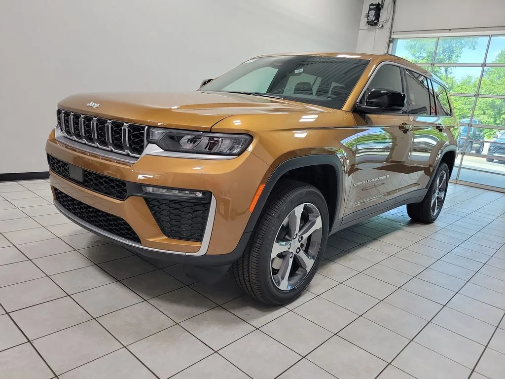 New 2026 Copper Shino Metallic Clear-Coat Exterior Paint Jeep Limited image 3