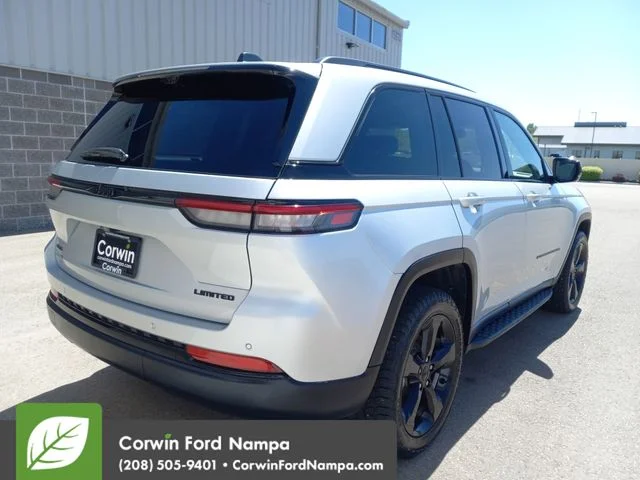 Used 2024 Silver Jeep Limited image 3