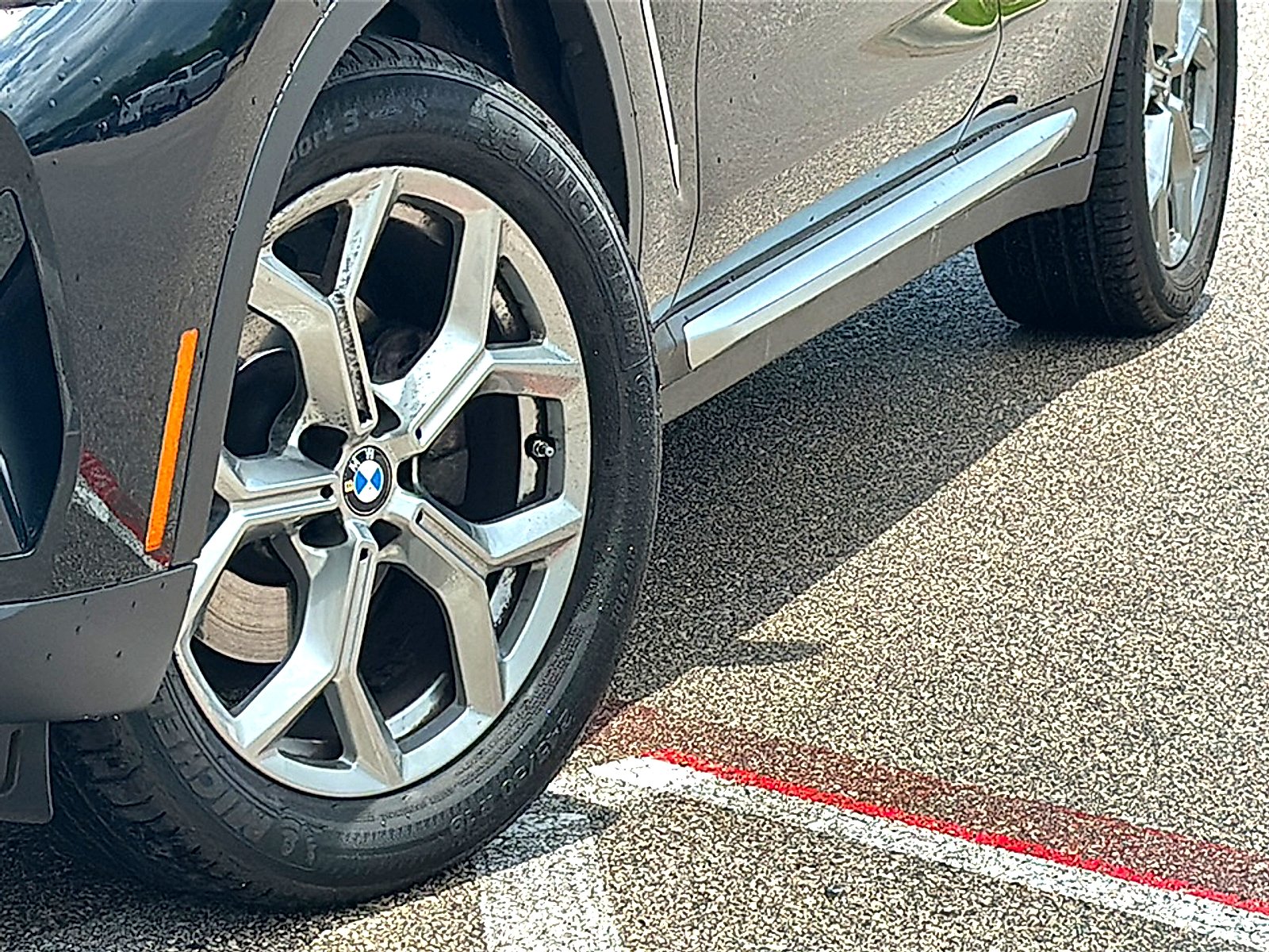 Used 2023 Jet Black BMW xDrive30i image 3