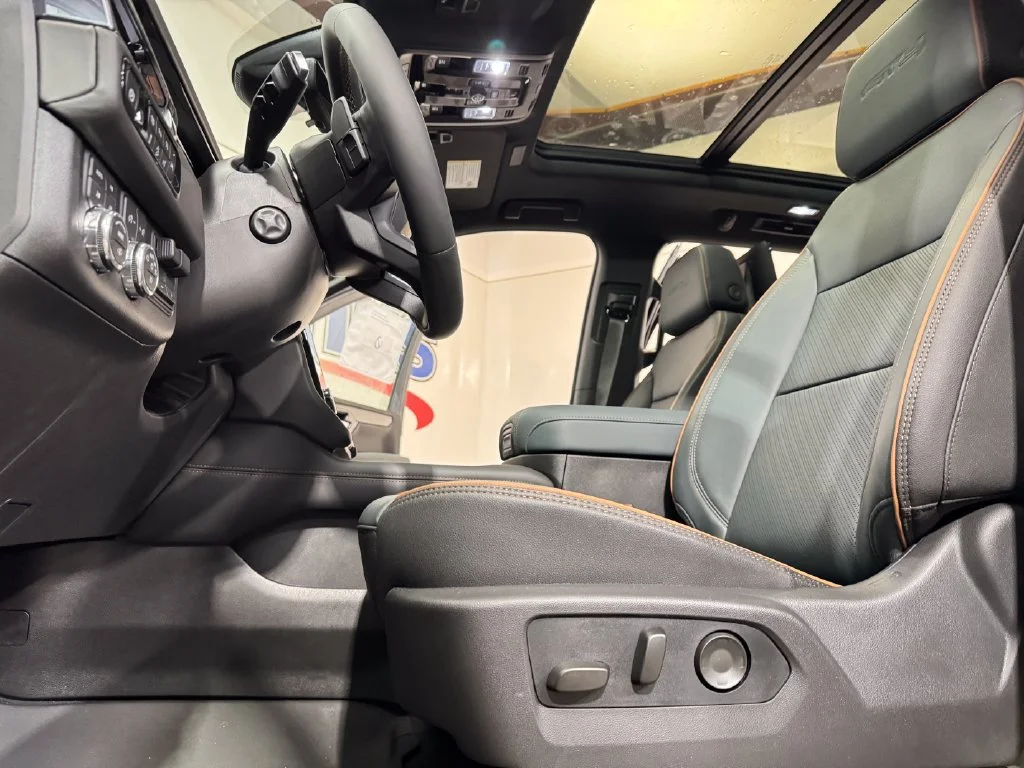 2026 GMC Yukon AT4 - Photo 8