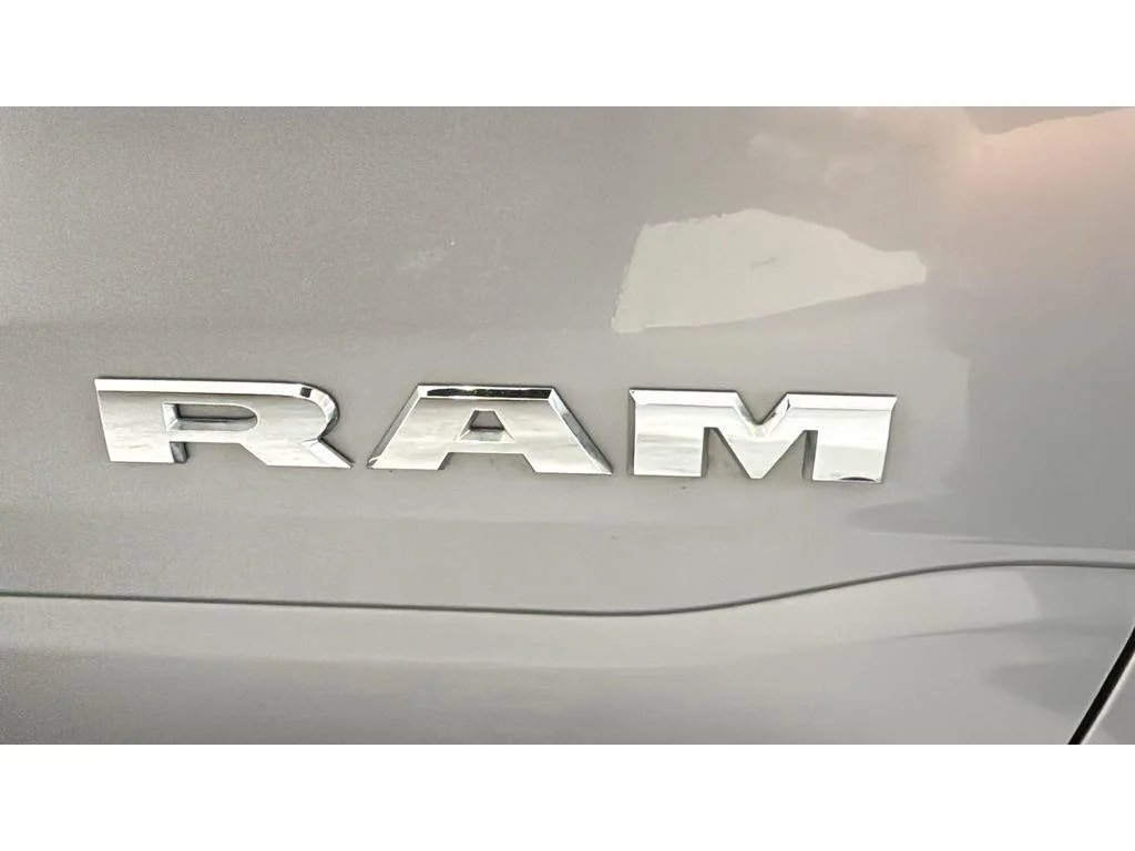 Used 2022 Billet Silver Metallic Clearcoat Ram Big Horn Crew Cab 4X4 3.6L V6 1 OWNER image 3