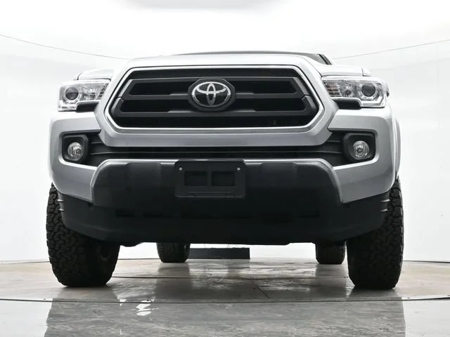 Used 2022 Celestial Silver Metallic Toyota SR5 image 21