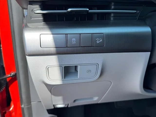 Used 2026 Orange Hyundai SEL Sport image 22