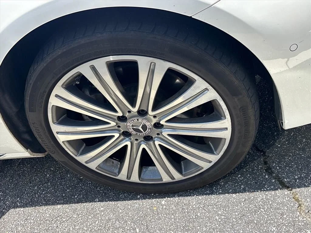 Used 2019 White Mercedes-Benz E 300 image 8