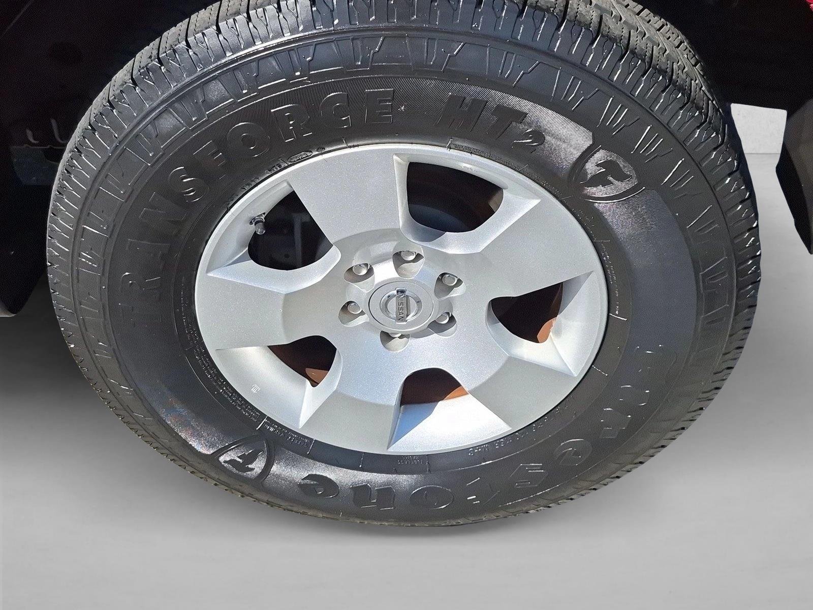 Used 2009 Red Brick Nissan S image 21