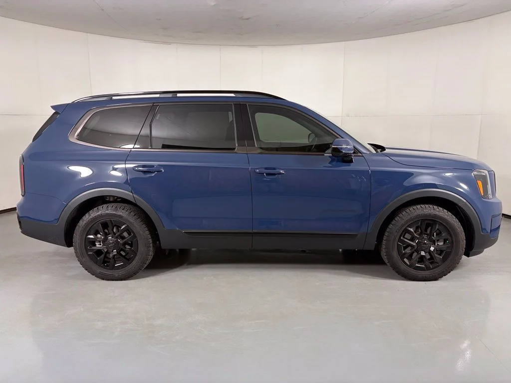 Used 2025 Black Kia SX-Prestige X-Pro image 9