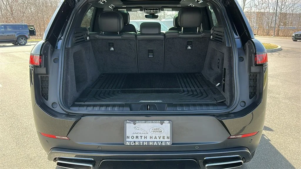 Used 2023 Black Land Rover SE image 25
