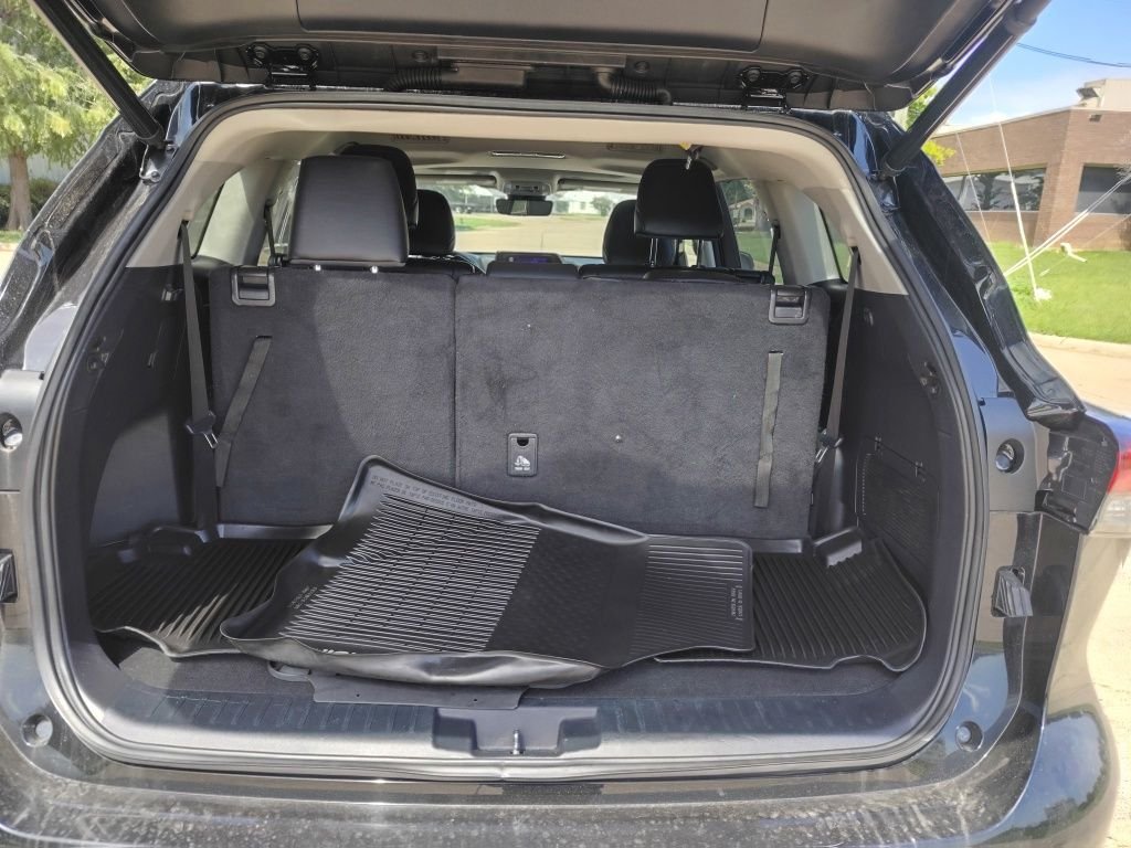 Used 2023 Black Toyota XLE image 13