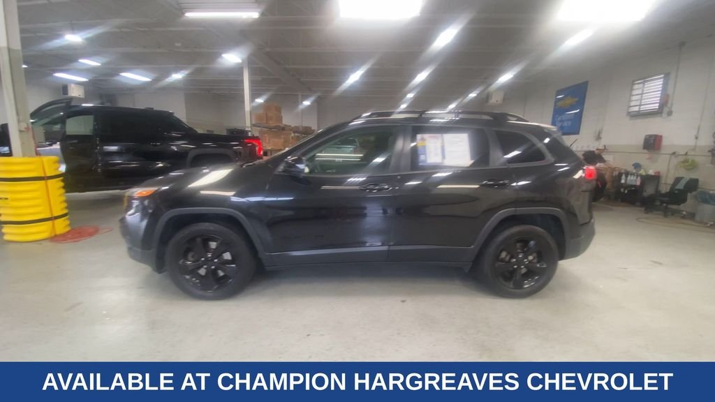 Used 2016 Brilliant Black Crystal Pearlcoat Jeep Limited image 7