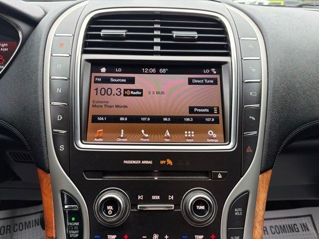 Used 2019 Blue Lincoln Reserve image 26
