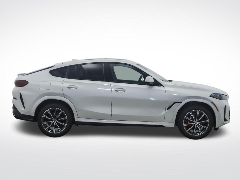 Used 2026 White Metallic BMW xDrive40i image 6