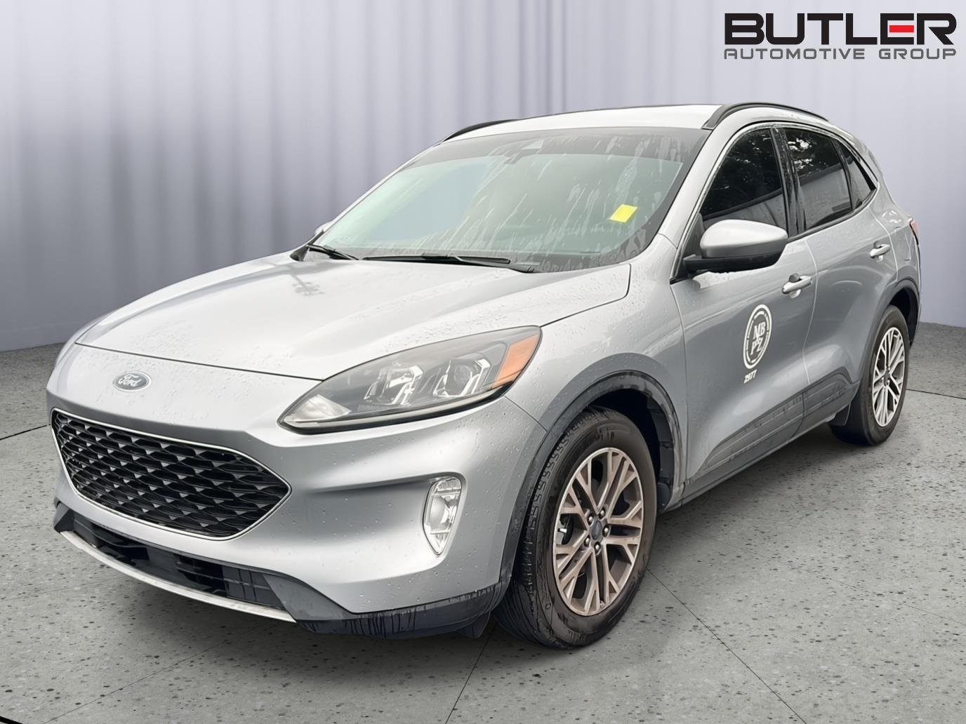 Used 2022 Iconic Silver Ford SEL image 1