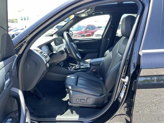 Used 2024 Black BMW xDrive30i image 14