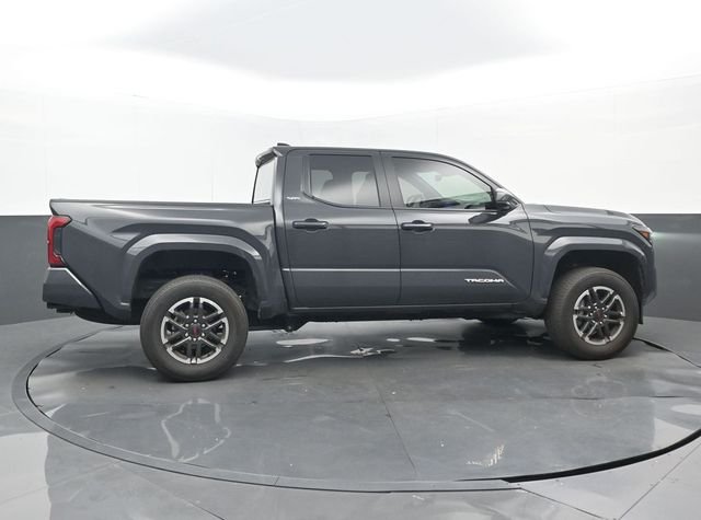 Used 2025 Underground Toyota SR5 image 2