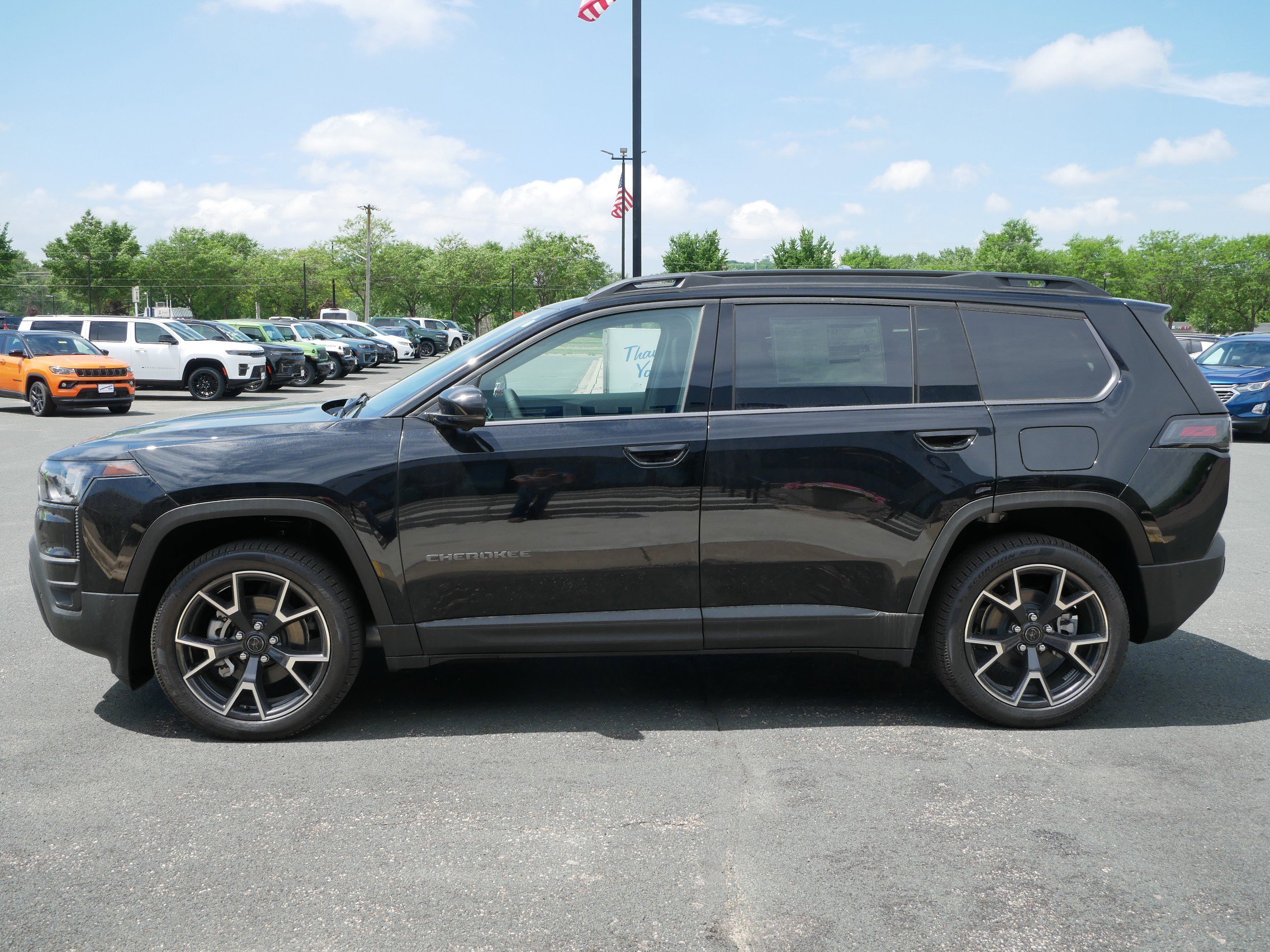New 2026 Diamond Black Crystal Pearl-Coat Exterior Paint Jeep Overland image 6