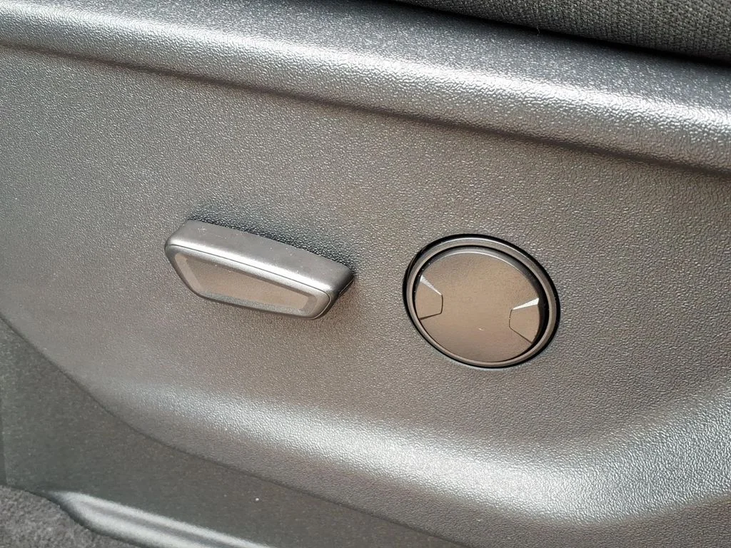 New 2026 Marsh Gray Ford XLT image 14