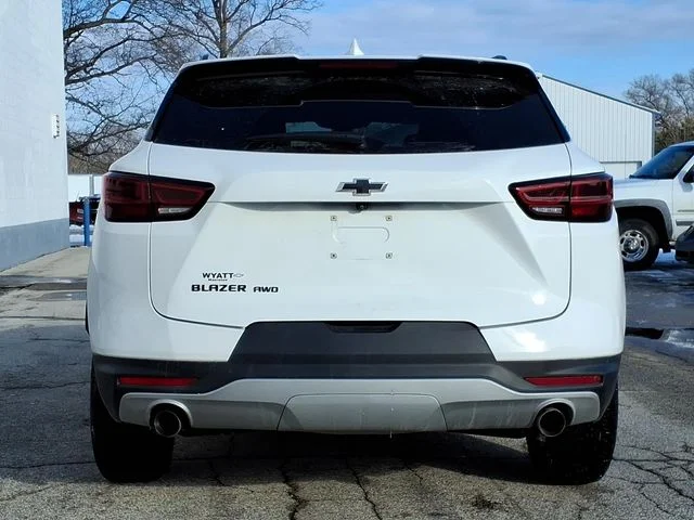 Used 2024 White Chevrolet LT image 7