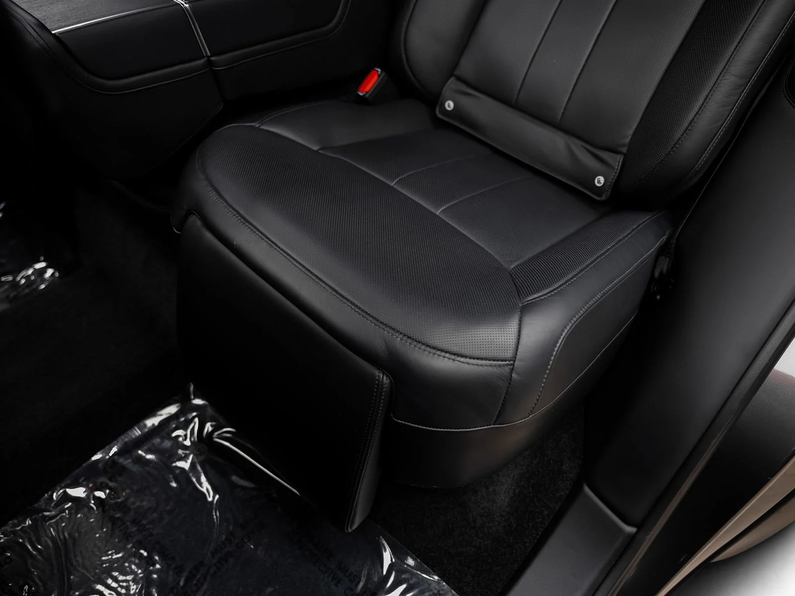 Used 2022 Green Land Rover First Edition image 38