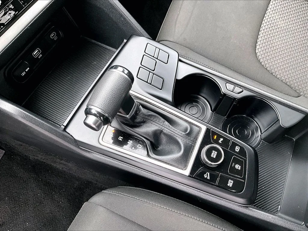 Used 2024 White Kia LX image 16