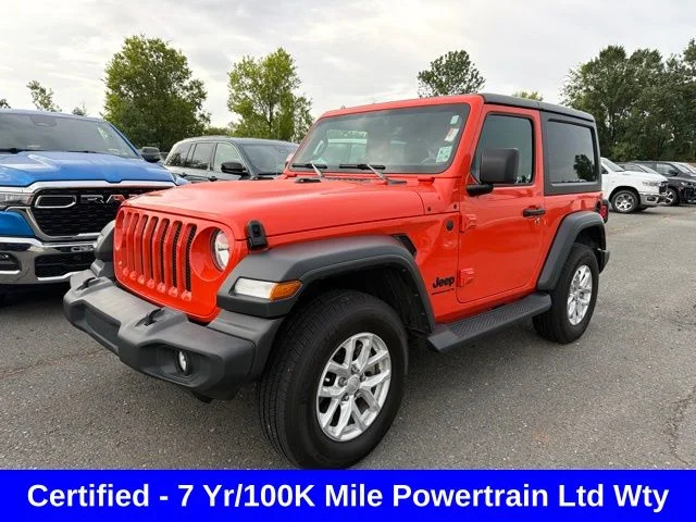 Used 2023  Jeep Sport S image 1