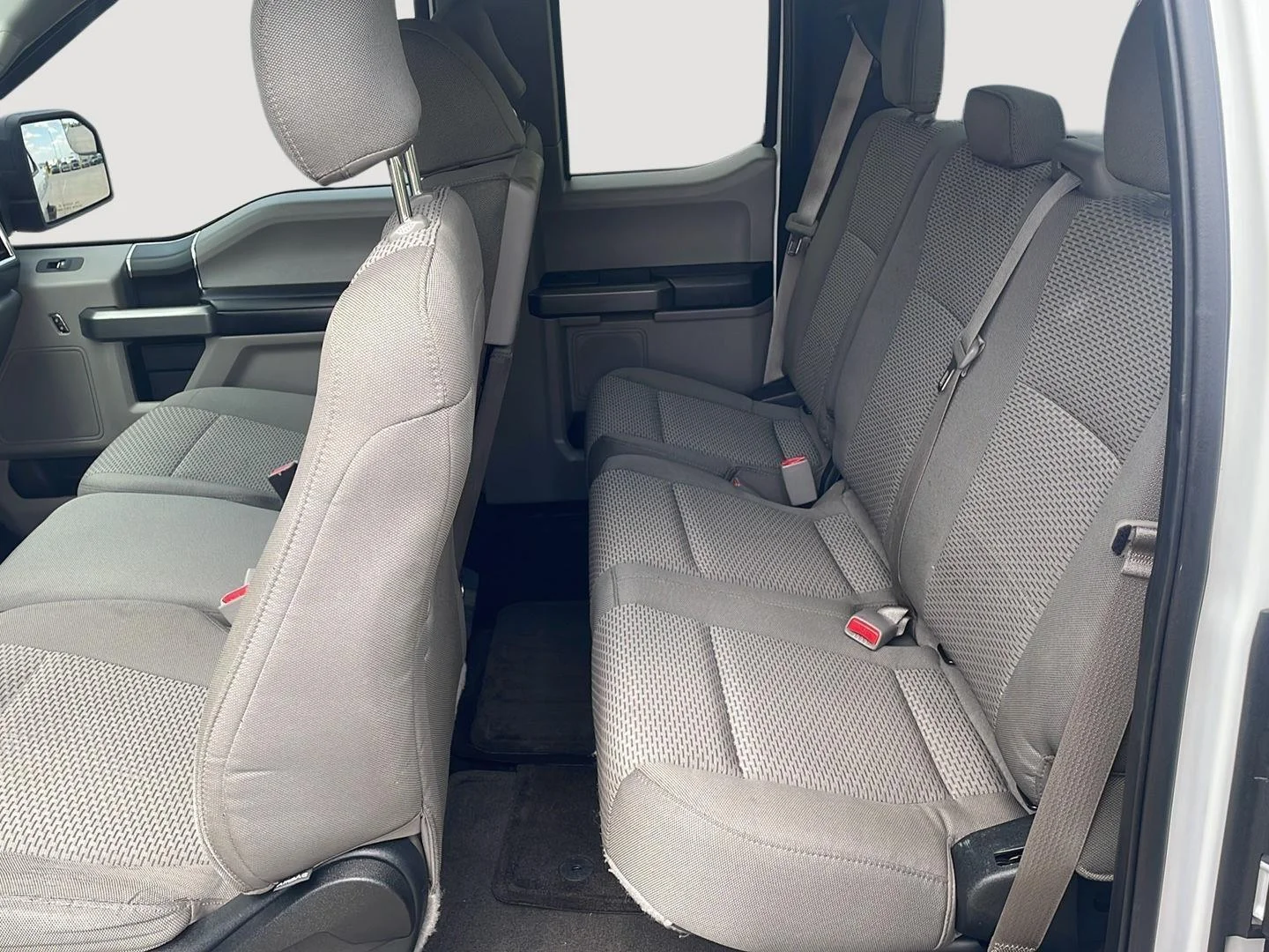 Used 2015 Oxford White Ford XLT image 18