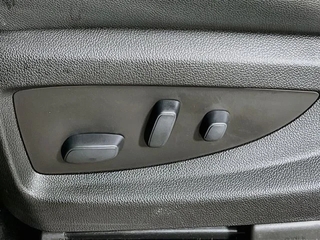 Used 2019 Beige Chevrolet Premier image 11