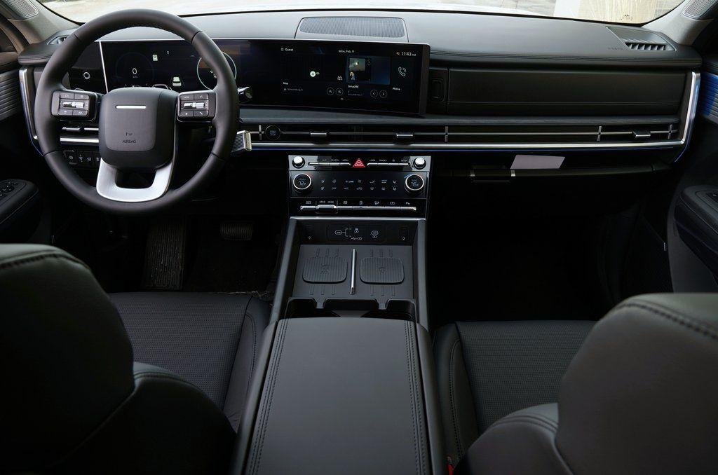 New 2026 Phantom Black Hyundai Limited image 8