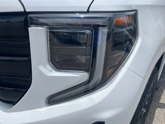 Used 2024 Summit White GMC Elevation image 4