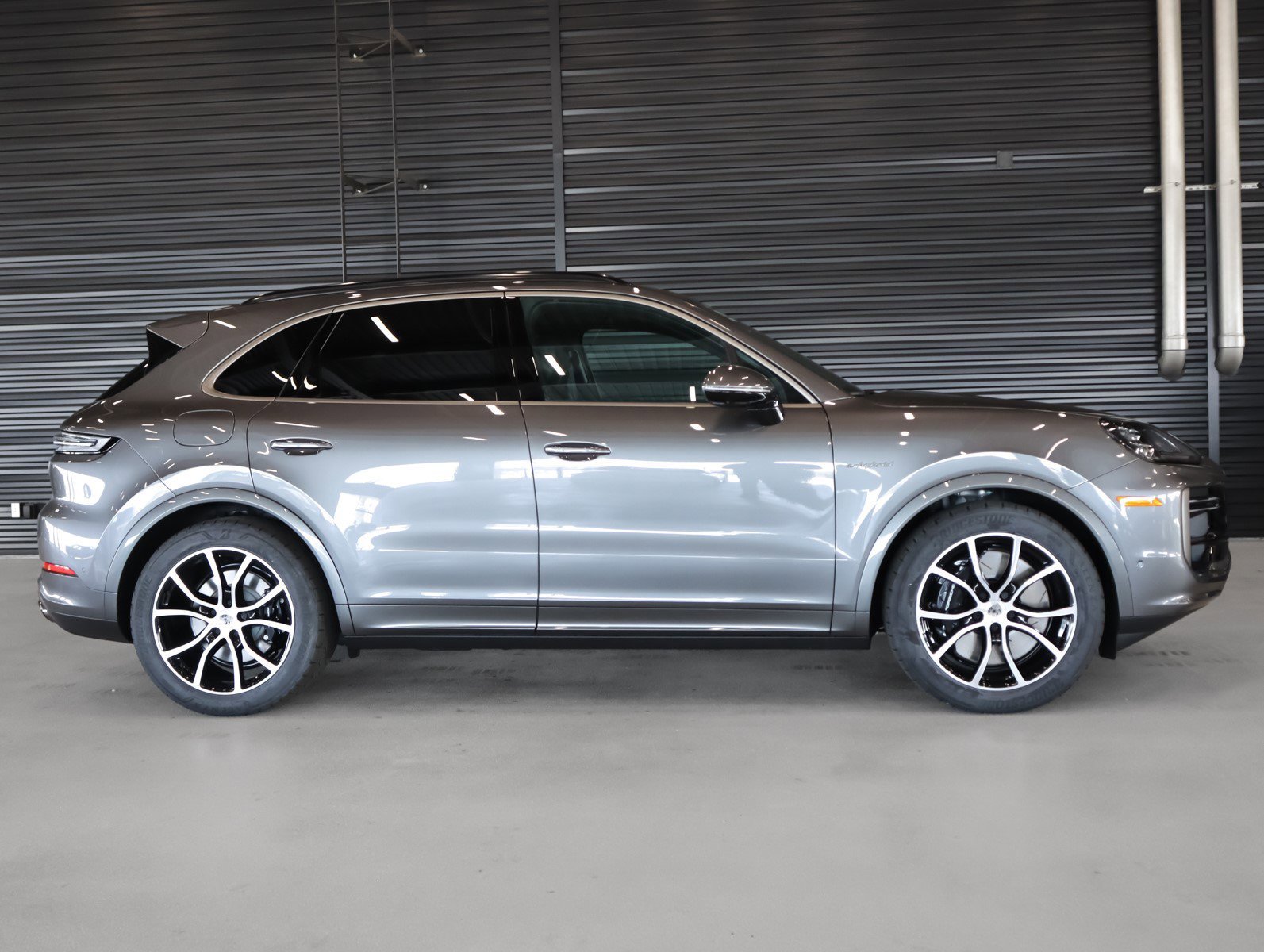 2025 Porsche Cayenne Turbo E-Hybrid - Photo 11