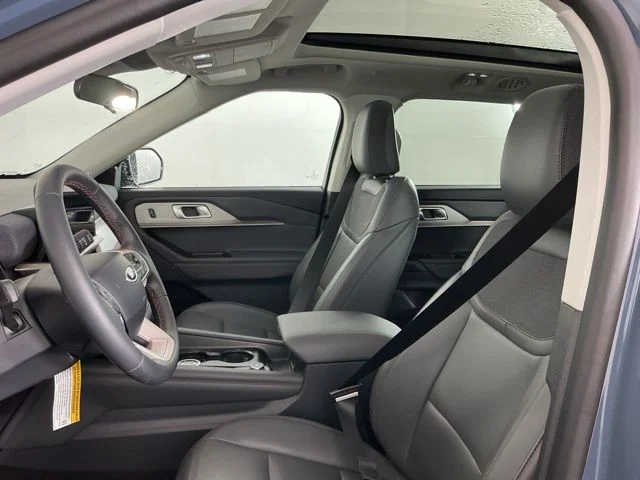 Used 2026 Vapor Blue Ford Active image 15