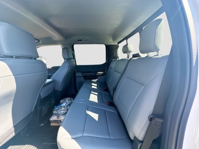 2025 Ford F-350 Super Duty Chassis Cab XL - Photo 24