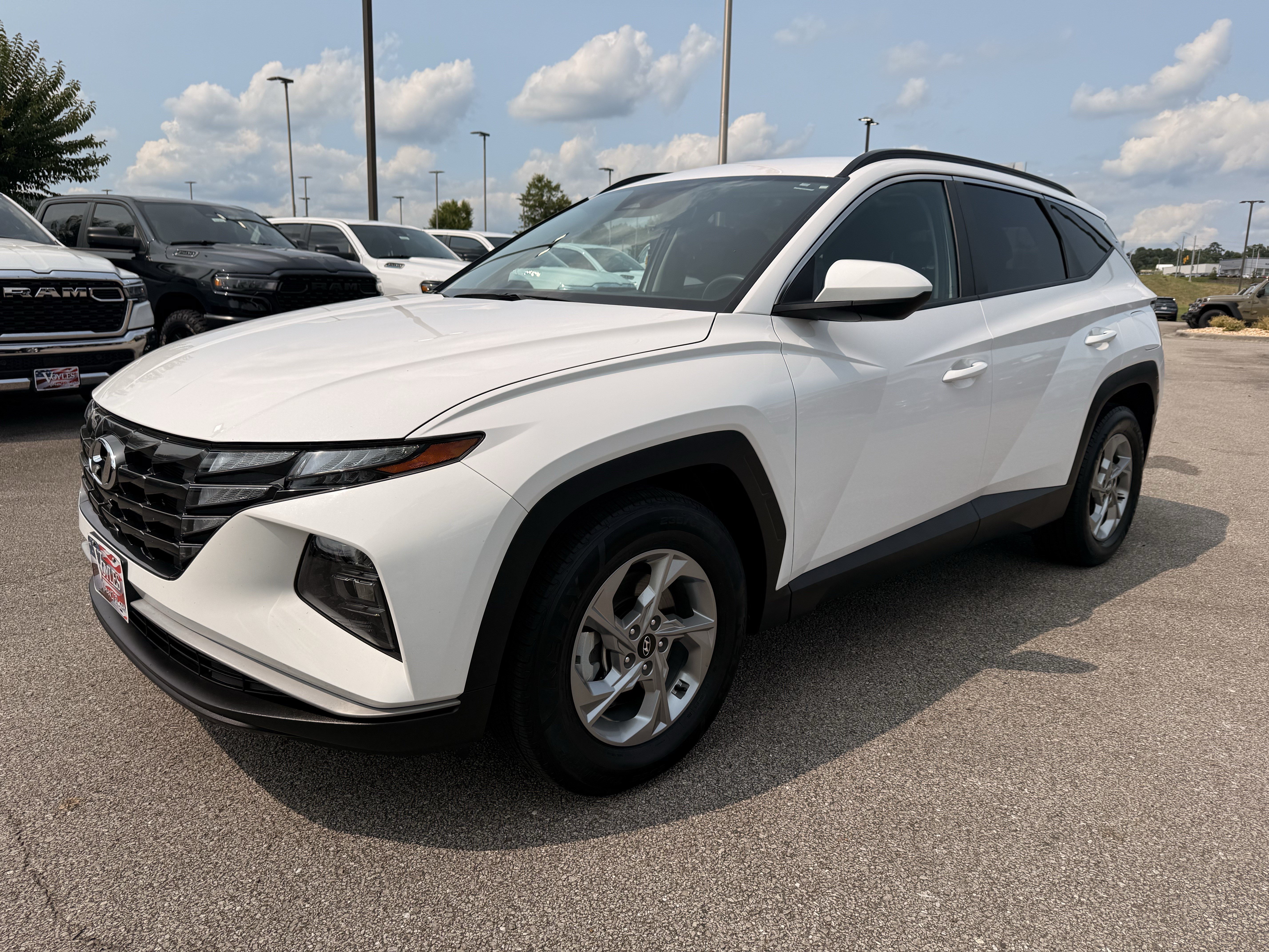 Used 2024 White Pearl Hyundai SEL image 6