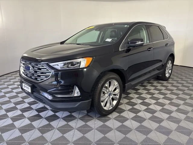 Used 2022  Ford Titanium image 34